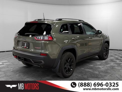 Used 2021 Jeep Cherokee Trailhawk AWD/4WD image 3