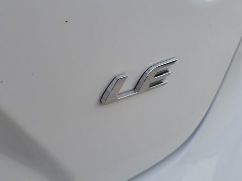 Used 2025 Toyota Corolla LE FWD image 9