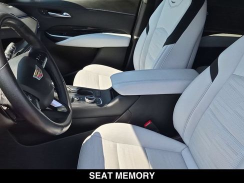 Used 2024 Cadillac XT4 Sport AWD/4WD image 17