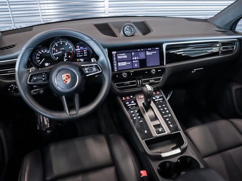 Used 2026 Porsche Macan AWD/4WD image 19