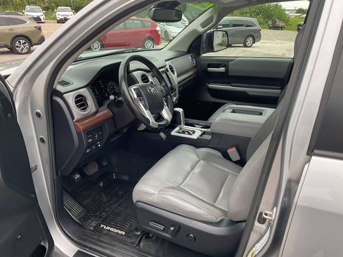 Used 2018 Toyota Tundra Limited w/ Limited Premium Package AWD/4WD image 14