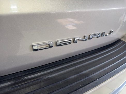 Used 2022 GMC Yukon Denali image 24