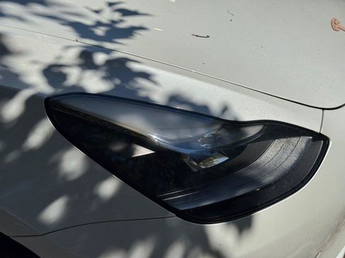 Used 2022 Tesla Model 3 Long Range AWD/4WD image 18