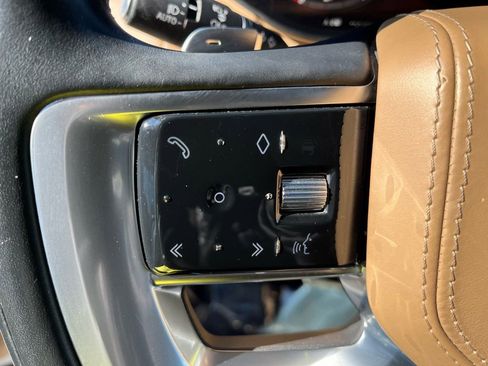 Used 2023 Land Rover Range Rover SE image 7