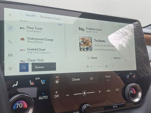 Used 2025 Lexus RX 350 Premium image 18