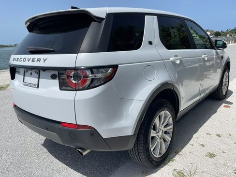 Used 2019 Land Rover Discovery Sport SE AWD/4WD image 6