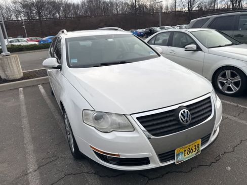 Used 2010 Volkswagen Passat Komfort image 7