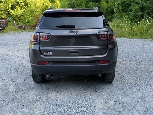 Used 2023 Jeep Compass Latitude AWD/4WD image 4
