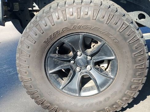 Used 2018 Jeep Wrangler Unlimited Sport S AWD/4WD image 6
