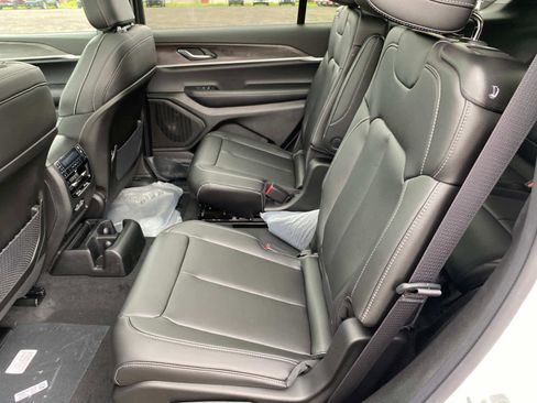 New 2025 Jeep Grand Cherokee L Limited image 8