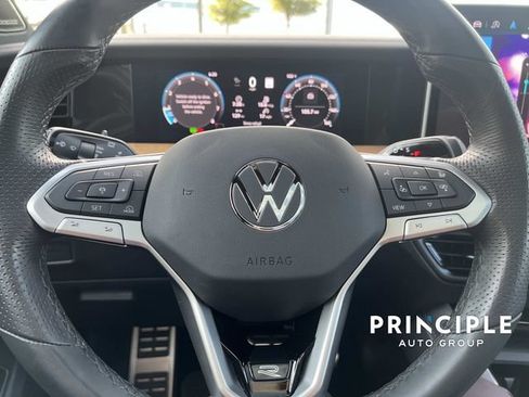 Used 2026 Volkswagen Tiguan SEL R-Line AWD/4WD image 19