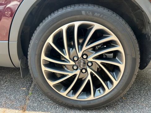 Used 2019 Lincoln Nautilus Reserve AWD/4WD image 22