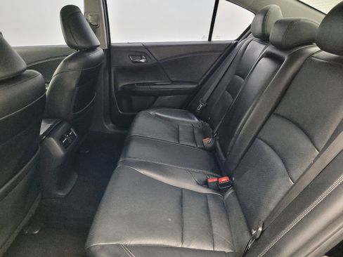 Used 2016 Honda Accord Touring image 18