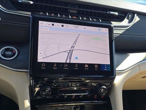 New 2025 Jeep Grand Cherokee Limited image 10