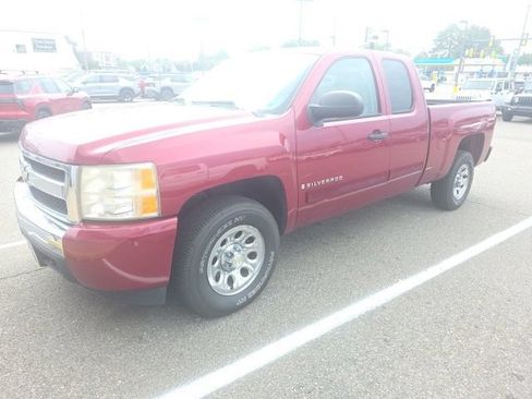 Used 2007 Chevrolet Silverado 1500 LT RWD image 1