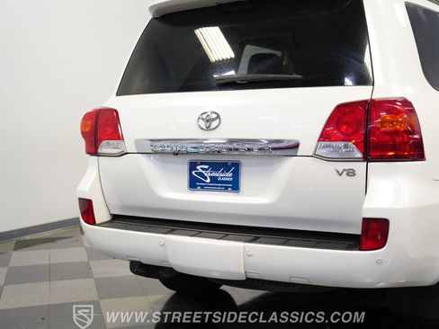Used 2013 Toyota Land Cruiser AWD/4WD image 26