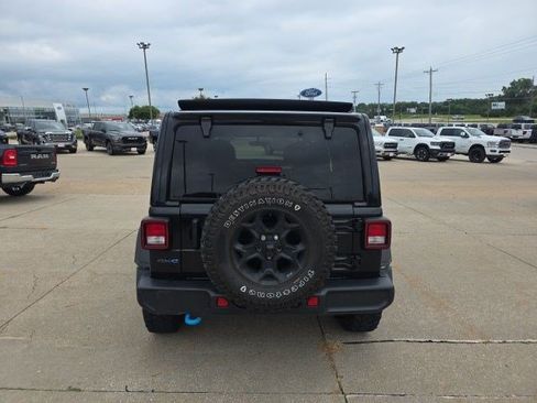Used 2023 Jeep Wrangler Unlimited w/ Sun & Screen Package AWD/4WD image 8