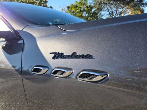 Used 2022 Maserati Levante Modena image 9