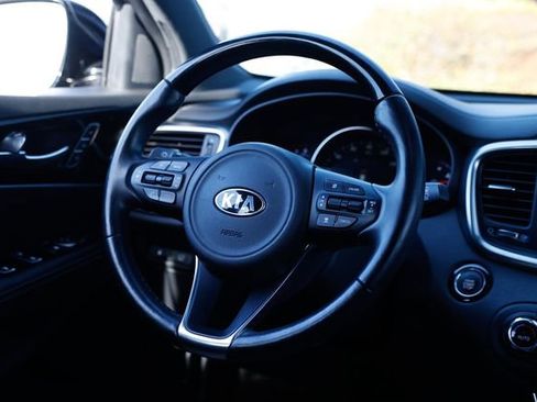 Used 2017 Kia Sorento SX image 37