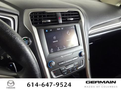 Used 2019 Ford Fusion SE FWD image 25