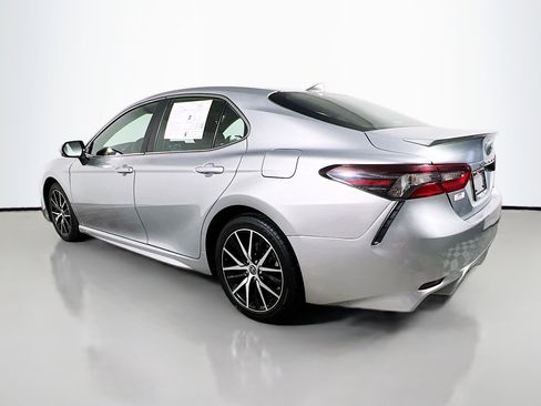 Used 2023 Toyota Camry SE image 8