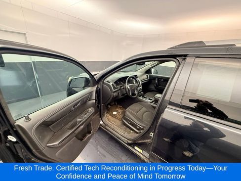 Used 2014 GMC Acadia SLE image 7