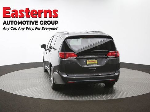 Used 2017 Chrysler Pacifica Touring-L Plus w/ Advanced Safetytec Group FWD image 38