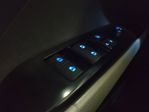 Used 2018 Toyota Camry LE FWD image 27