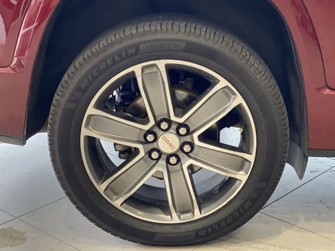 Used 2017 GMC Acadia Denali image 13