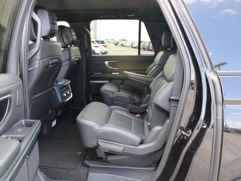 New 2027 Ford Expedition Max Platinum w/ Stealth Appearance Package AWD/4WD image 9