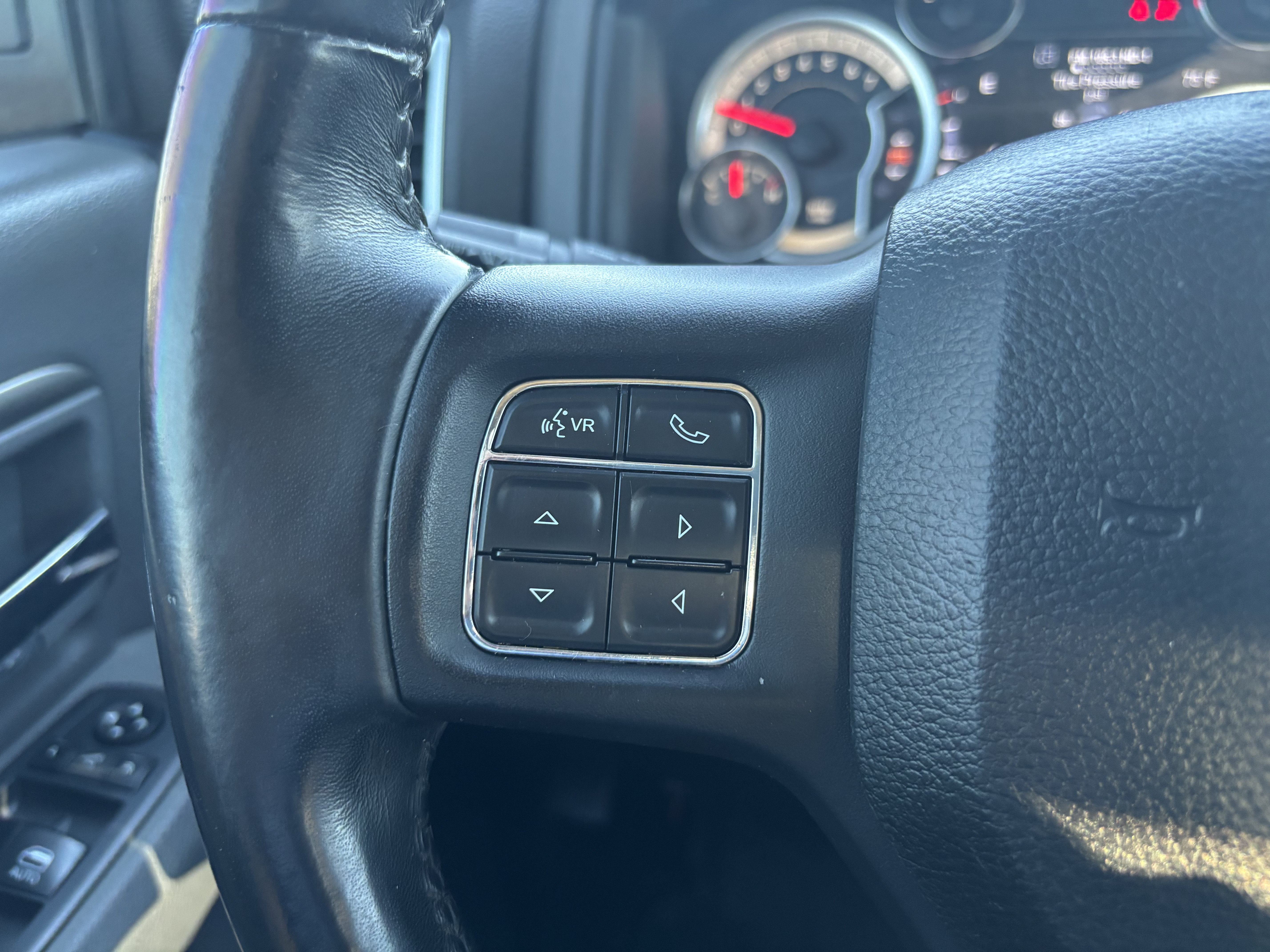 Used 2019 RAM 1500 Classic SLT w/ Luxury Group AWD/4WD image 21