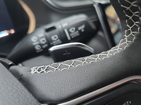 Used 2024 Jeep Grand Cherokee Altitude image 43