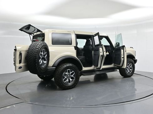 New 2025 Ford Bronco Badlands image 5
