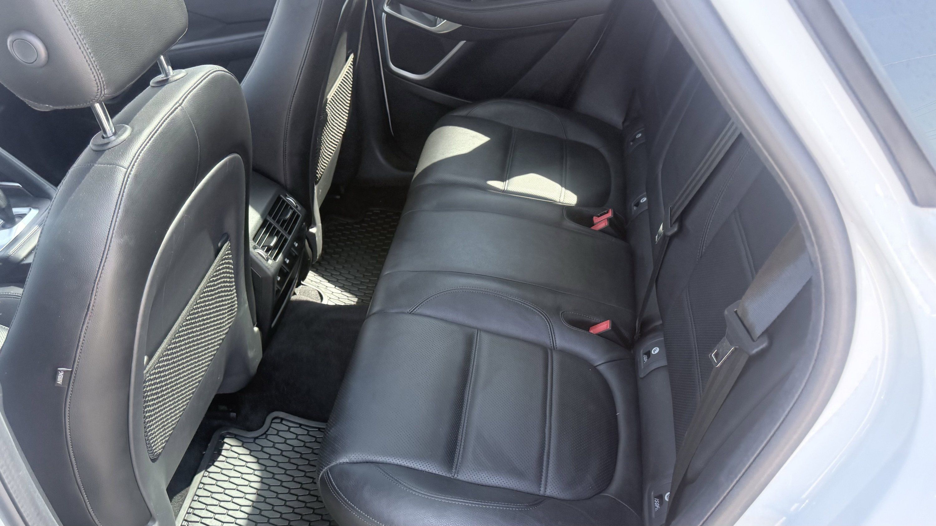 Used 2020 Jaguar E-PACE SE AWD/4WD image 38
