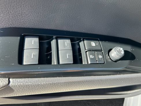 Used 2025 Toyota Camry SE w/ Convenience Package FWD image 13