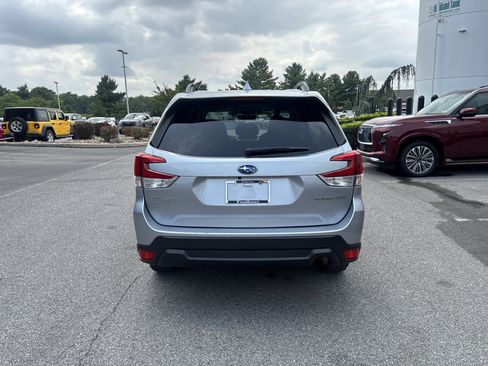 Used 2021 Subaru Forester Premium AWD/4WD image 25