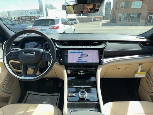 New 2026 Jeep Grand Cherokee L Limited w/ Limited Altitude Package AWD/4WD image 22