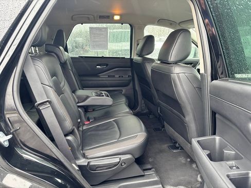 Used 2025 Nissan Pathfinder SL w/ Cargo Package AWD/4WD image 11