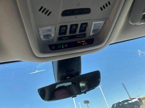 Used 2023 Buick Enclave Avenir w/ Avenir Technology Package FWD image 21