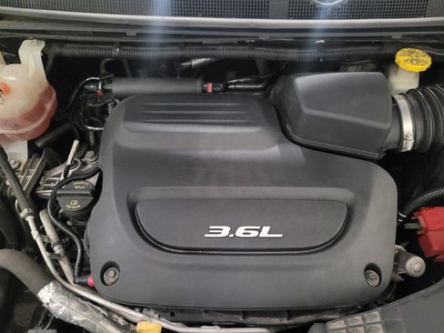 Used 2017 Chrysler Pacifica Touring-L FWD image 30
