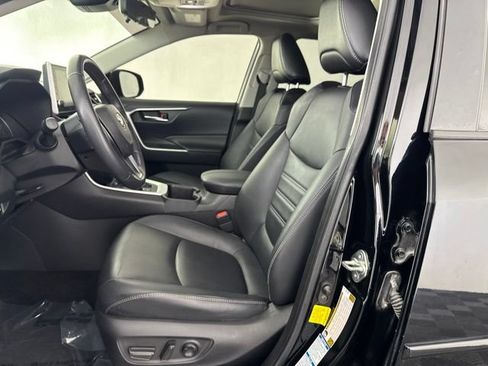 Used 2022 Toyota RAV4 XLE Premium AWD/4WD image 25