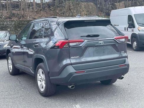 Used 2021 Toyota RAV4 XLE w/ Convenience Package image 8