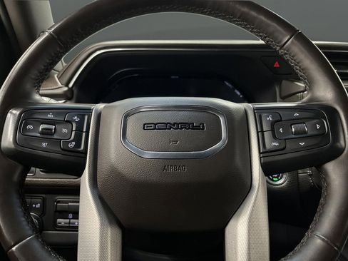 Used 2023 GMC Yukon XL Denali image 20
