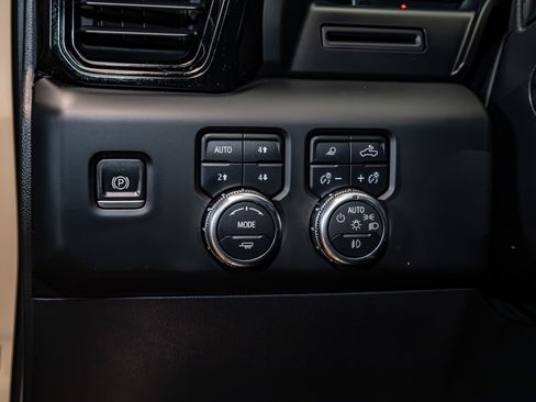 Used 2022 GMC Sierra 1500 AT4 image 18