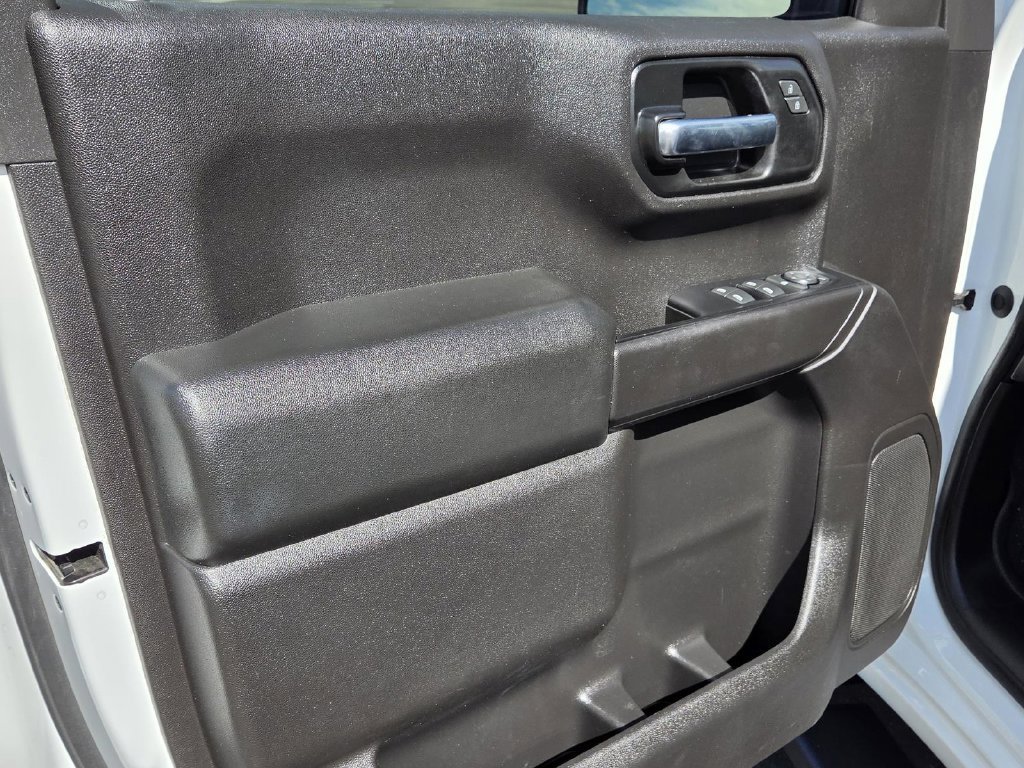Used 2020 Chevrolet Silverado 1500 Custom w/ Custom Value Package RWD image 10