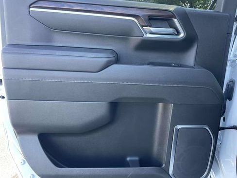 Used 2025 GMC Sierra 1500 SLT AWD/4WD image 11