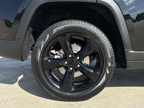 New 2025 Jeep Grand Cherokee Limited w/ Black Appearance Package image 14