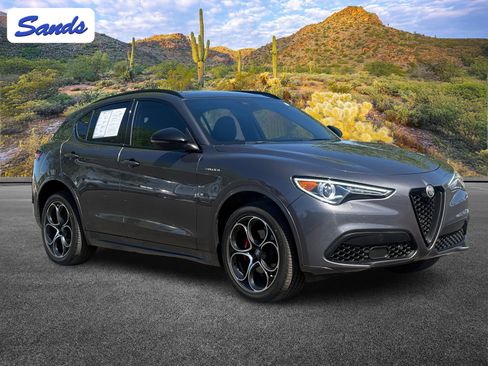 Used 2023 Alfa Romeo Stelvio Veloce image 1