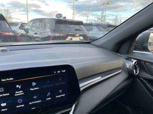 Used 2025 Chevrolet Equinox LT image 34