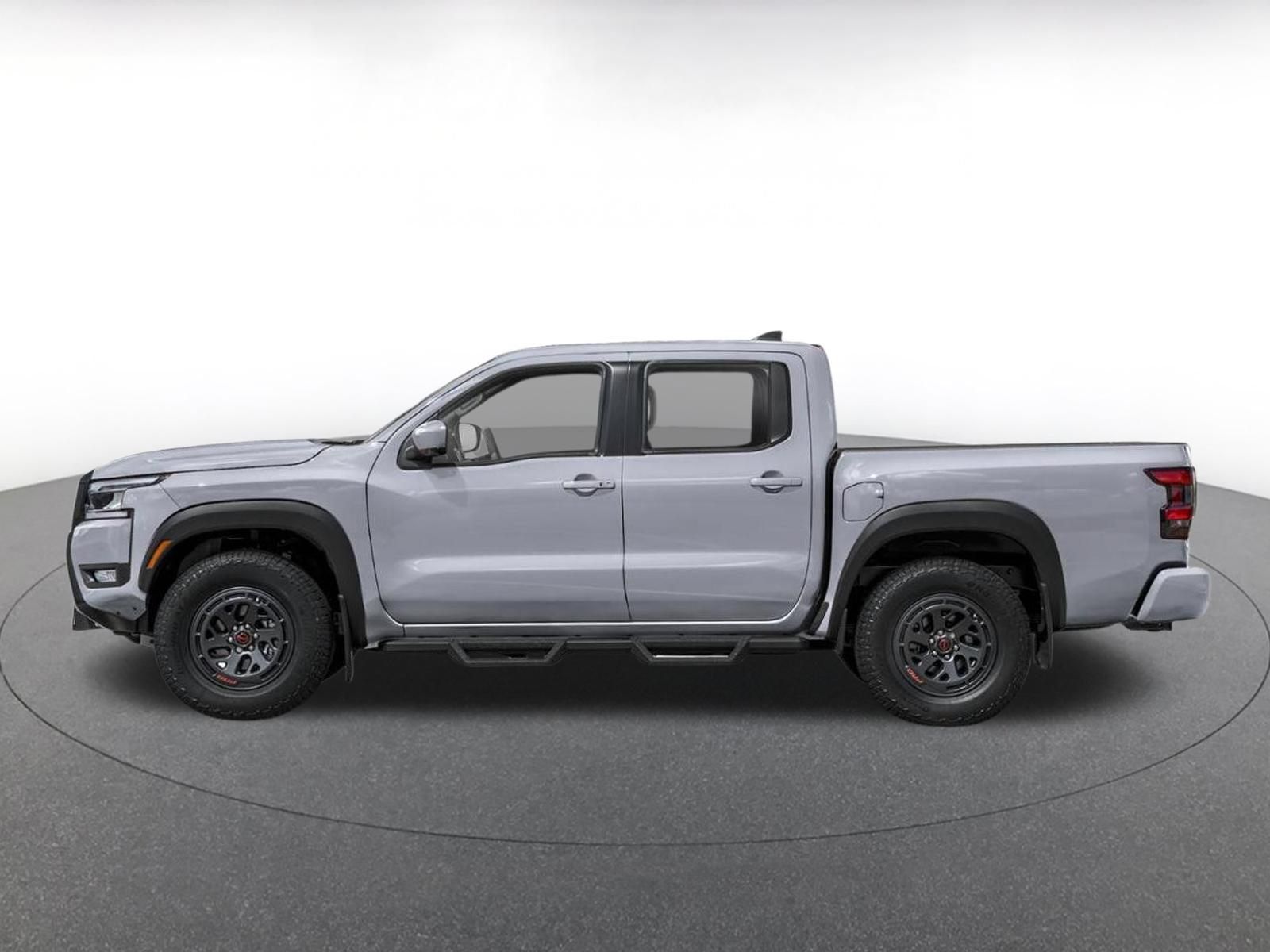 Used 2026 Nissan Frontier PRO-4X AWD/4WD image 3